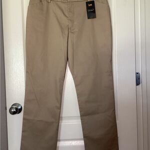 Lee Women’s Classic Straight Chino Pants - Khaki - NWT